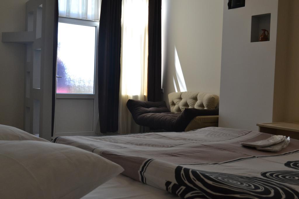Family Apartment In Avlabari Tbilisi Eksteriør billede
